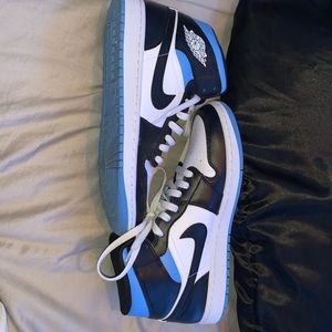 Wmns Air Jordan 1 Mid 'University Blue' size 11